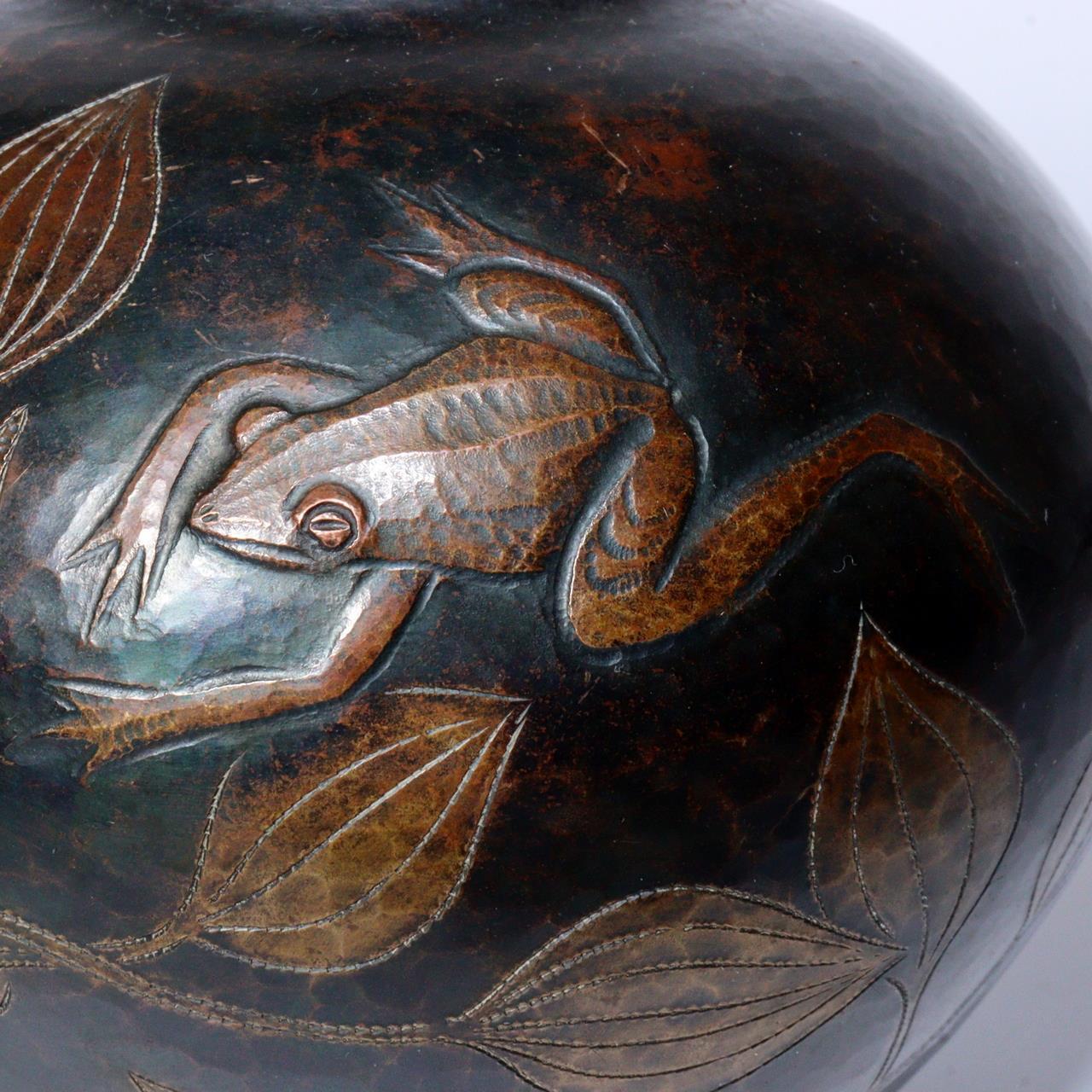 Unique Hand-Hammered Bronze Vase with Frog and Leaves Design Japanese BV578