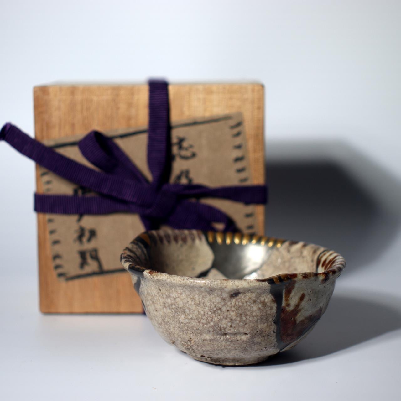 Japanese Antique Shino ware Tea Bowl Pottery Ceramic Early Edo Period w / box