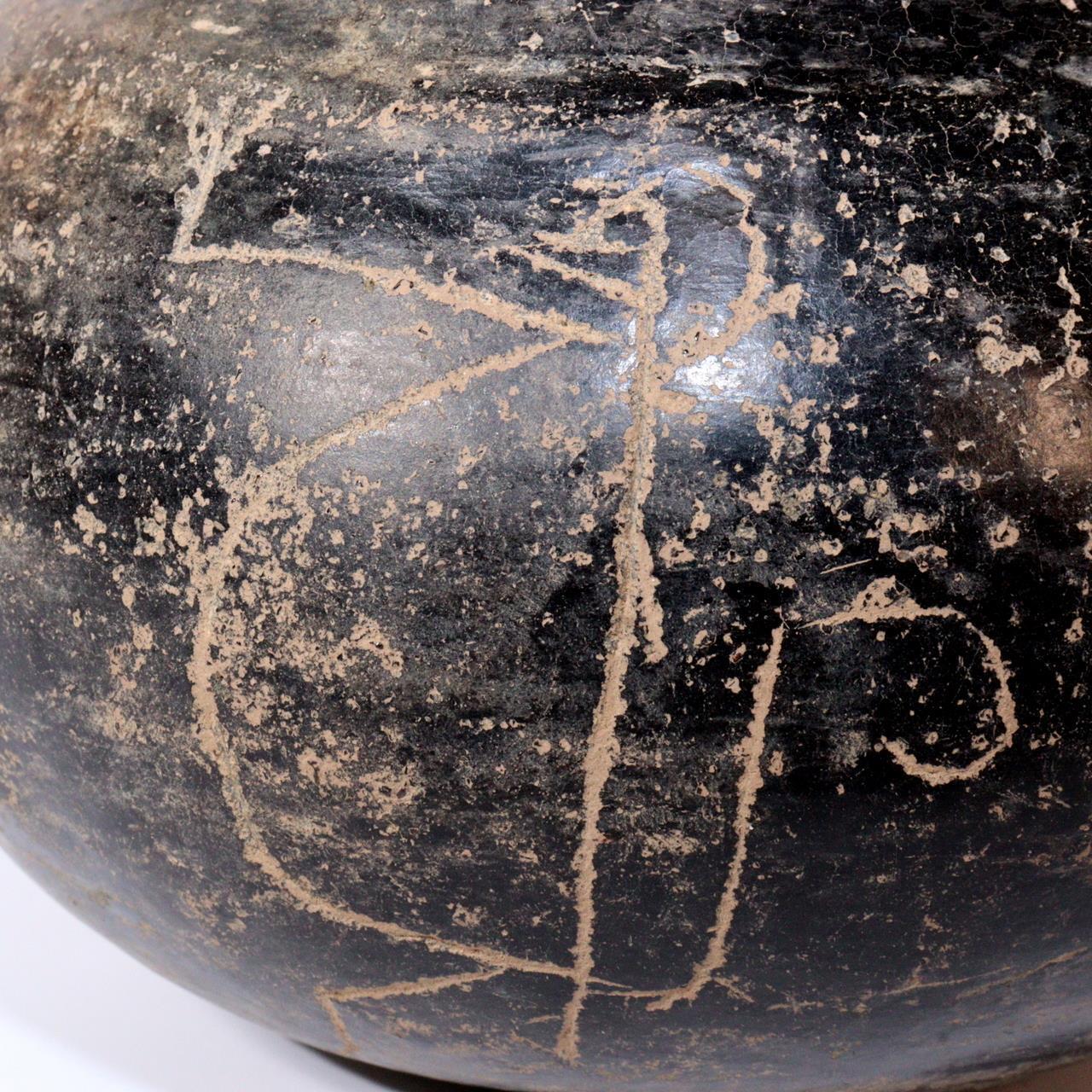 Pre-Inca South American Pottery with Unique Line Engraving vase Jar Antique MV13