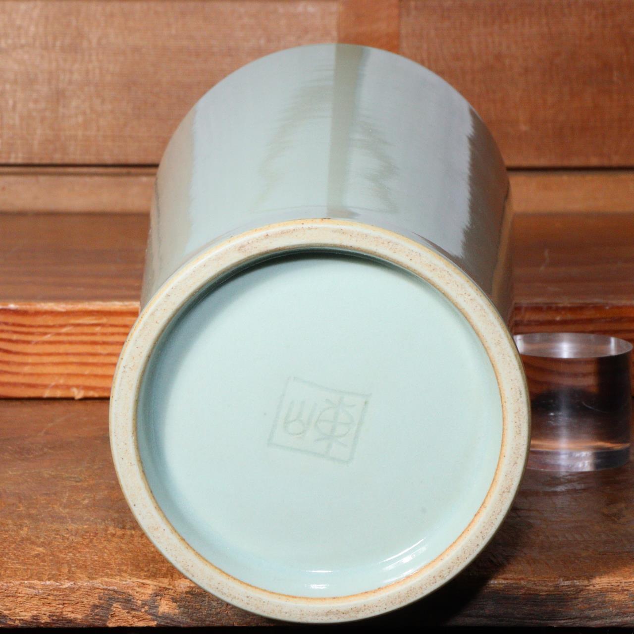 MIYANAGA TOZAN Japanese celadon porcelain vase signed w / box PV214
