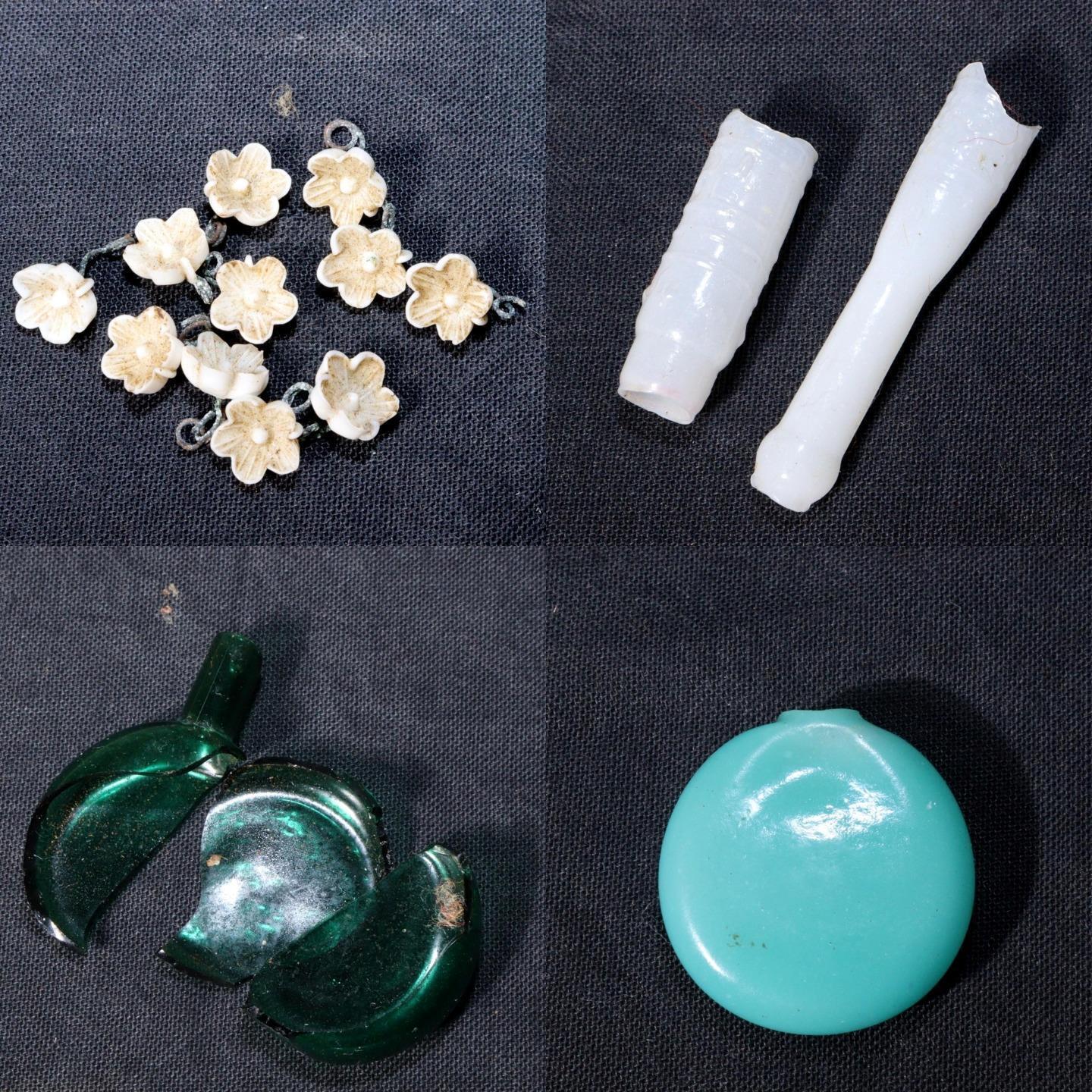 Japanese Edo-Meiji Period Glass Collection: Spoons, Comb, Koma by Ginza Hiranoya