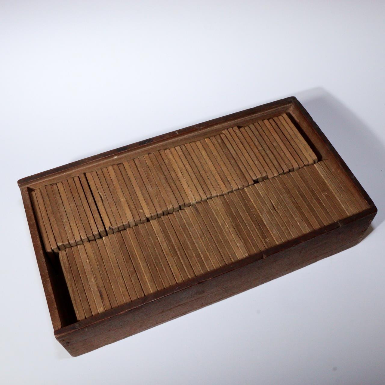 Japanese Antique wooden Karuta card game Tohoku region w / box WO351