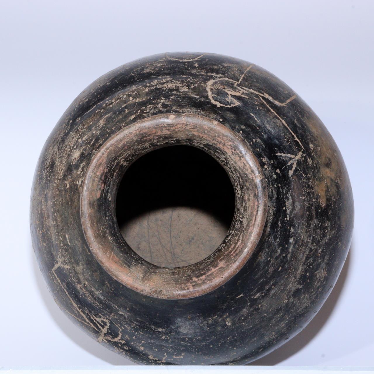 Pre-Inca South American Pottery with Unique Line Engraving vase Jar Antique MV13