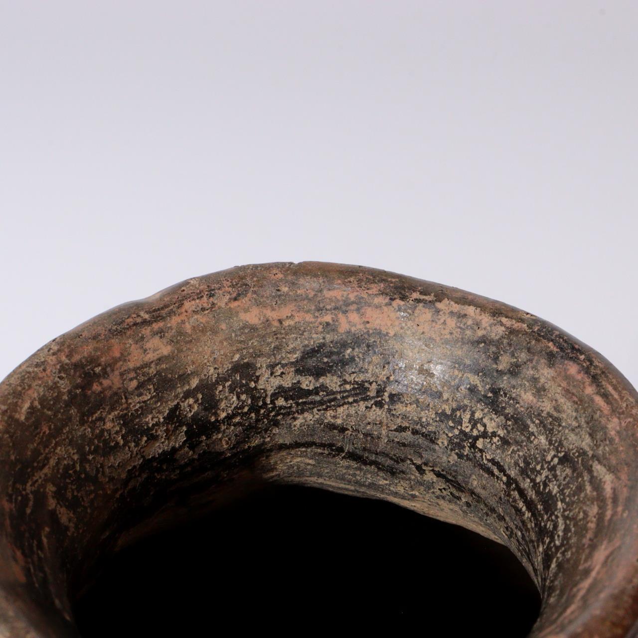 Pre-Inca South American Pottery with Unique Line Engraving vase Jar Antique MV13