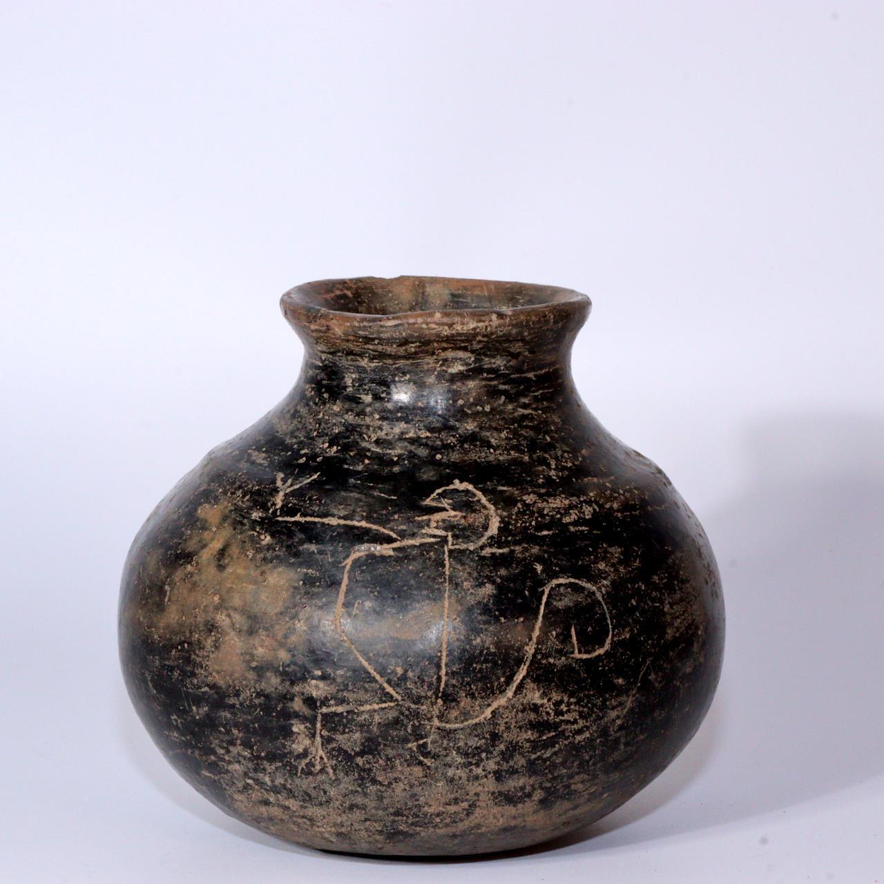 Pre-Inca South American Pottery with Unique Line Engraving vase Jar Antique MV13