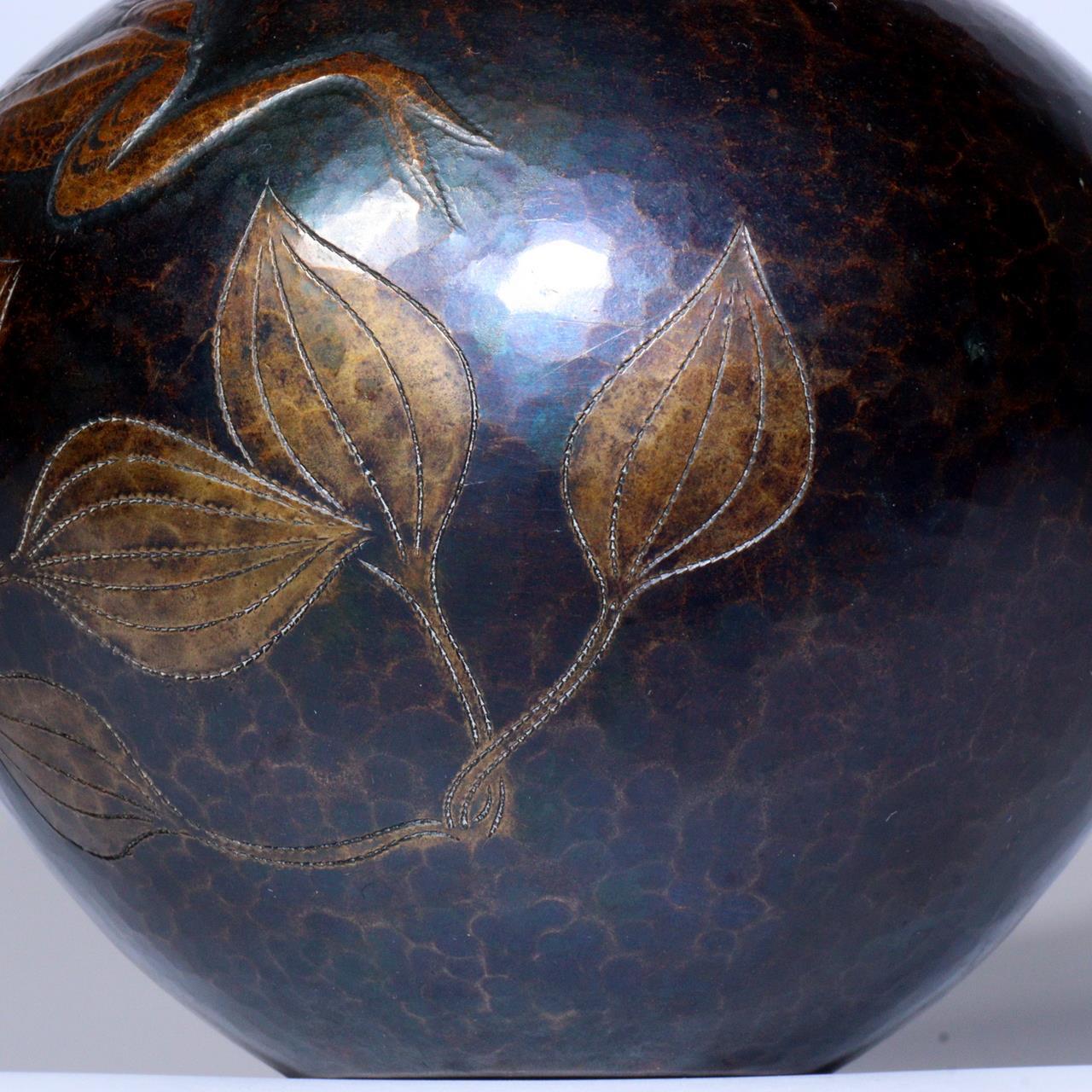 Unique Hand-Hammered Bronze Vase with Frog and Leaves Design Japanese BV578