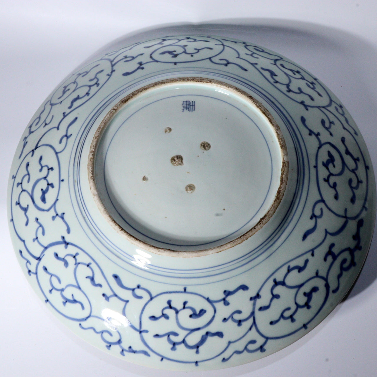 Large 18.1 Antique Japanese Imari Plate Octopus Vine Takokarakusa Pattern IP117