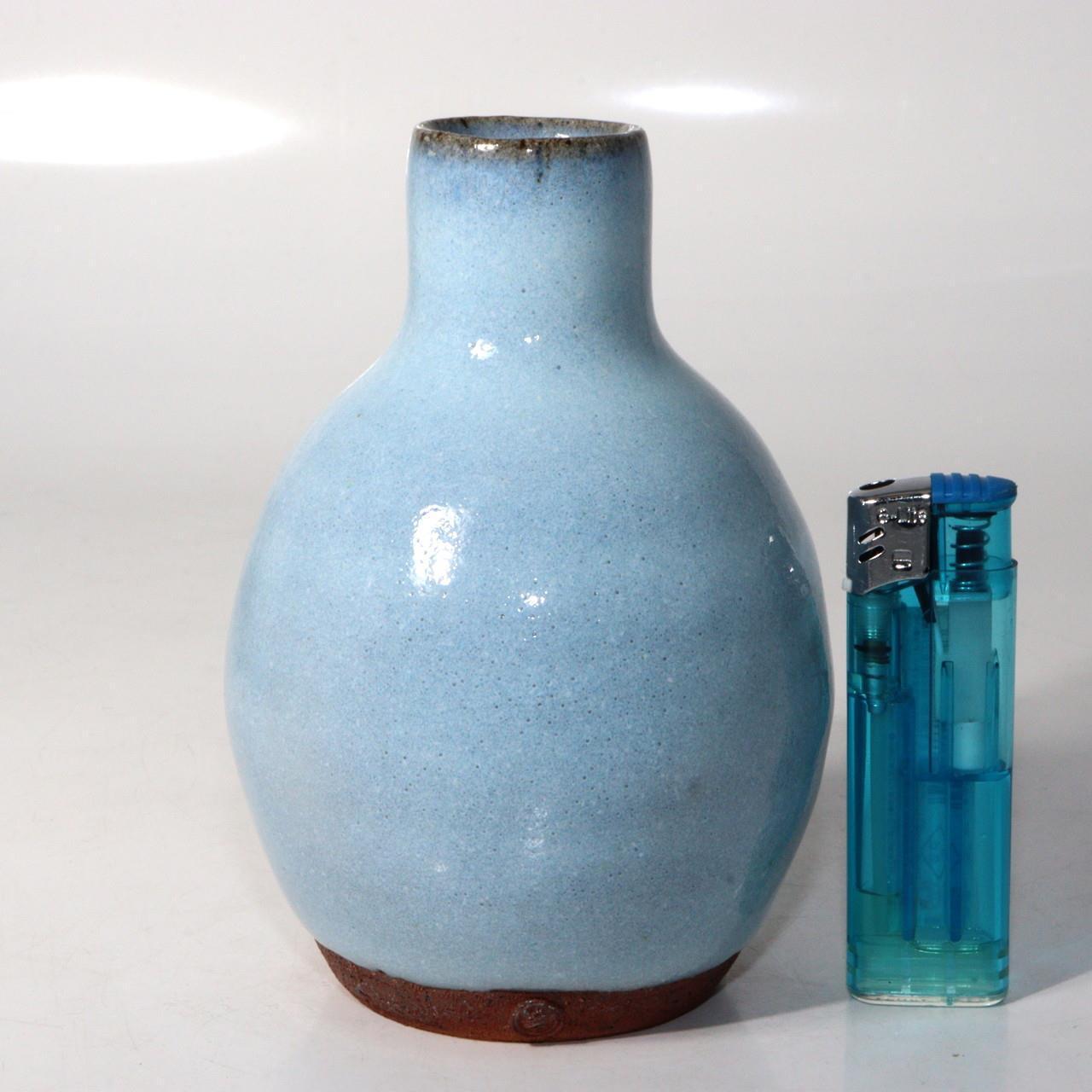 Japanese Pottery Ceramic blue glazed Miyashita Zenji sake cup signed w / box