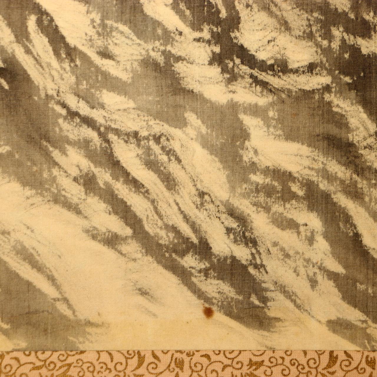 Japanese Hanging Scroll Kakejiku Tiger Painting on Silk with Signed Box ASO40817