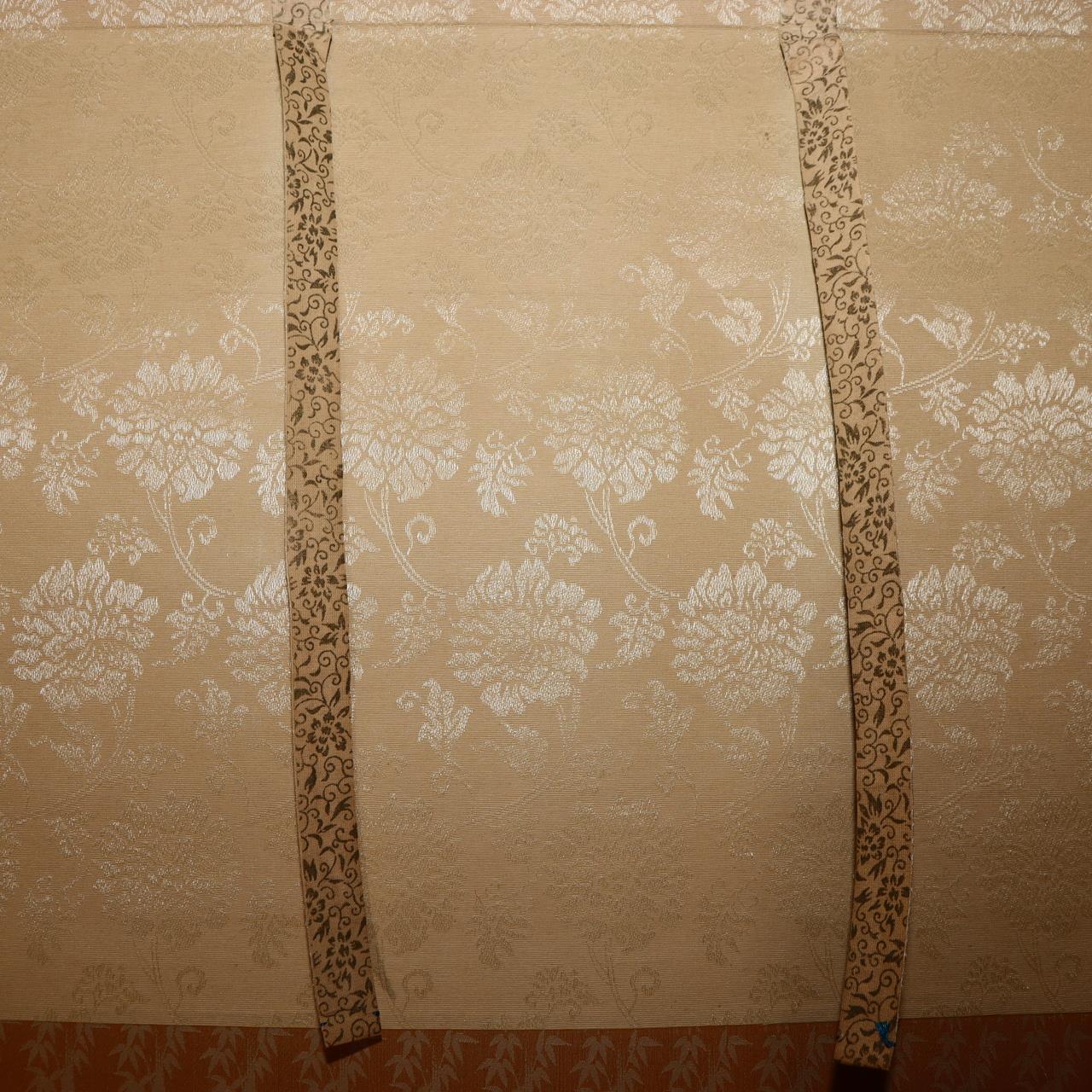 Japanese Hanging Scroll Kakejiku Tiger Painting on Silk with Signed Box ASO40820