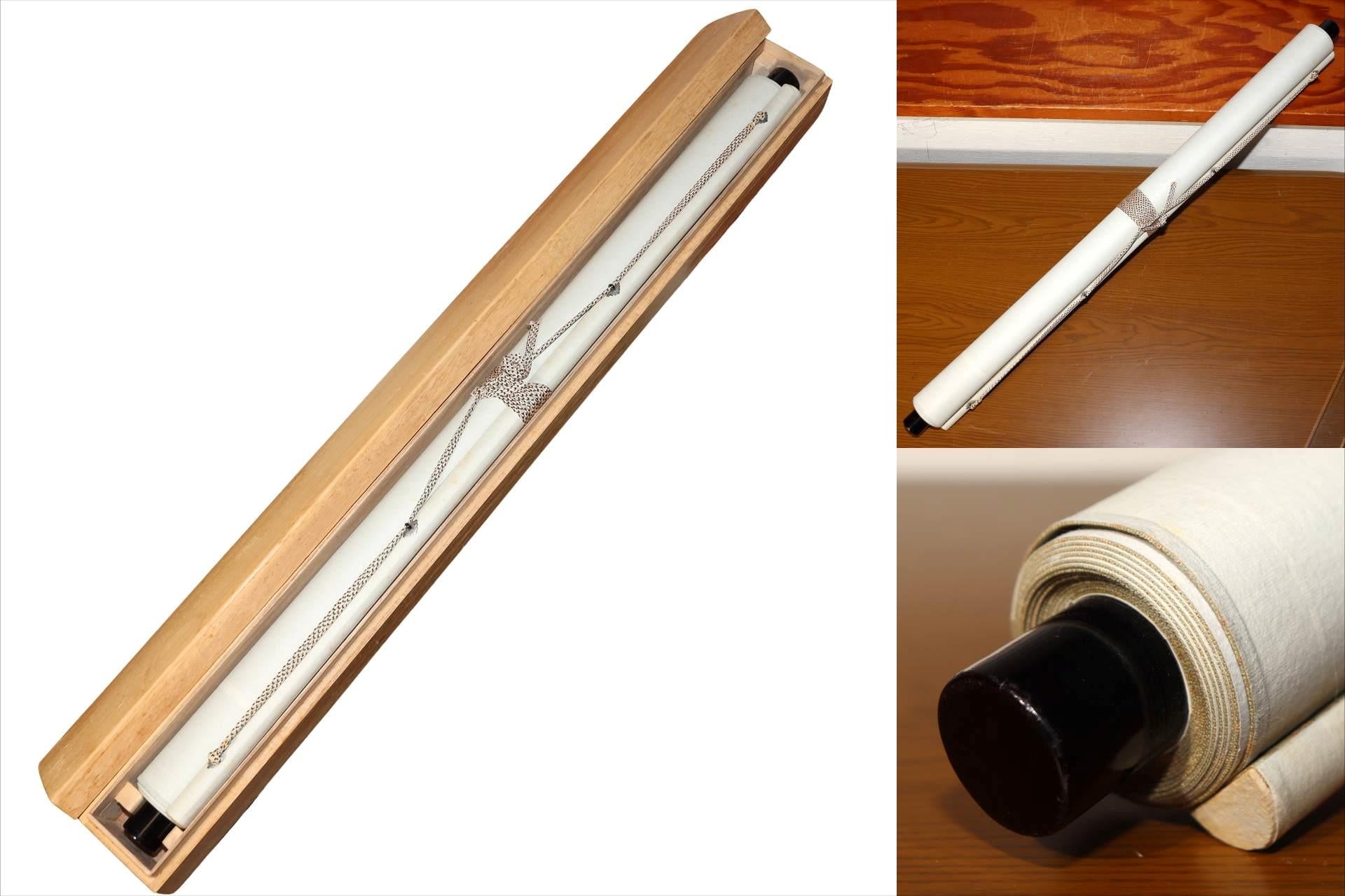 Japanese Hanging Scroll Kakejiku Crow and Loquat Ink Painting w / Box ASO4099