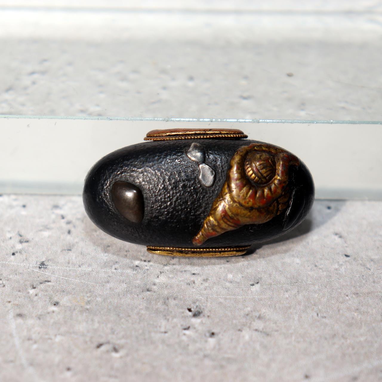 Japanese Edo Period Sword Fitting Kashira Bronze Shell Design Tsuba Part VG4061