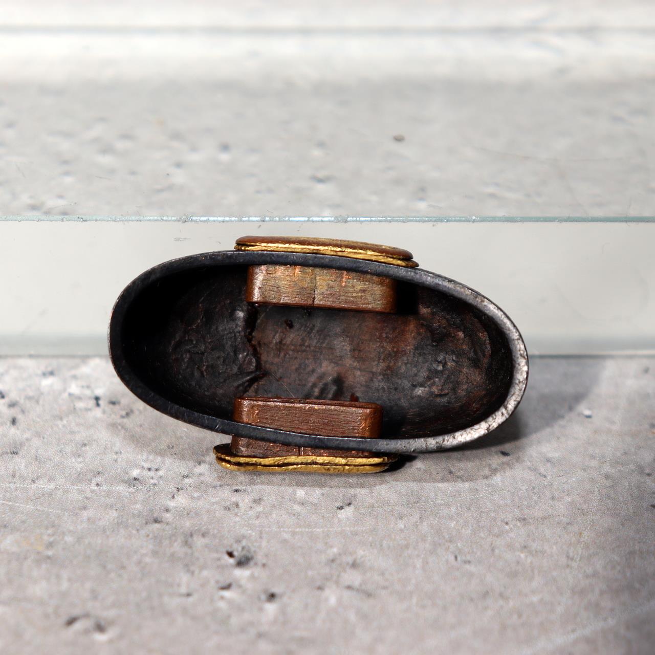 Japanese Edo Period Sword Fitting Kashira Bronze Shell Design Tsuba Part VG4062