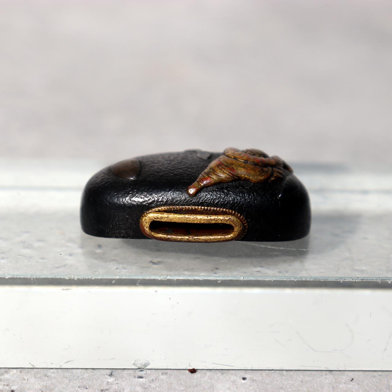 Japanese Edo Period Sword Fitting Kashira Bronze Shell Design Tsuba Part VG4063