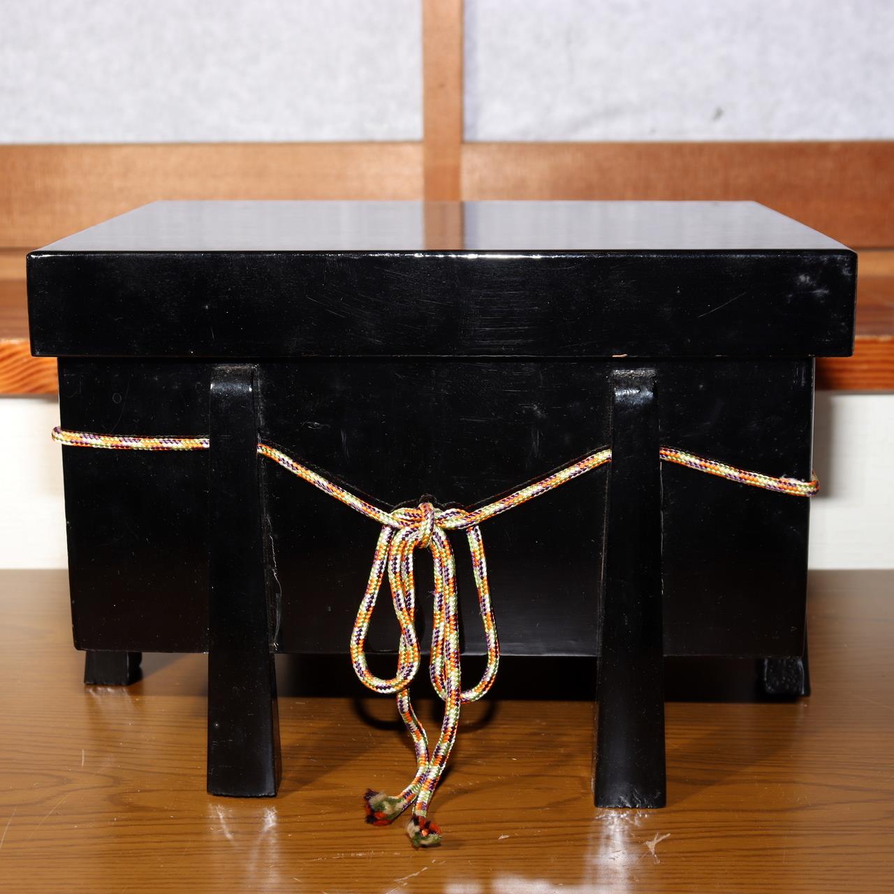 Japanese Samurai Kabuto Helmet Ornament with Stand & Black lacquer Box May Doll4