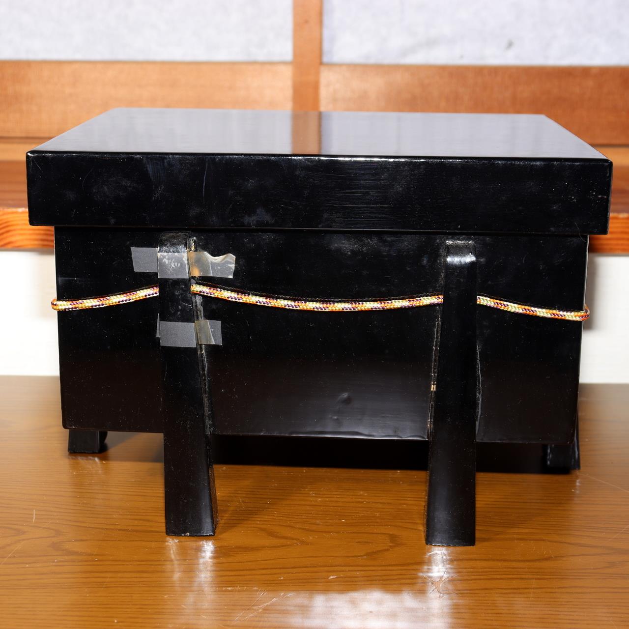 Japanese Samurai Kabuto Helmet Ornament with Stand & Black lacquer Box May Doll21