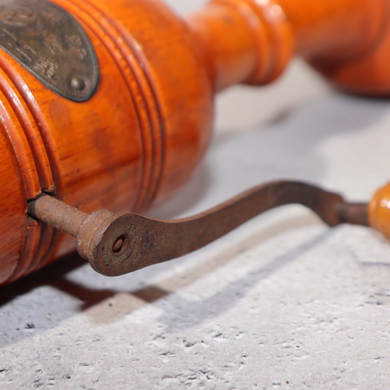 Japanese Vintage Wooden Hand Crank Tool Manual Massager Showa Era Craft VG4098