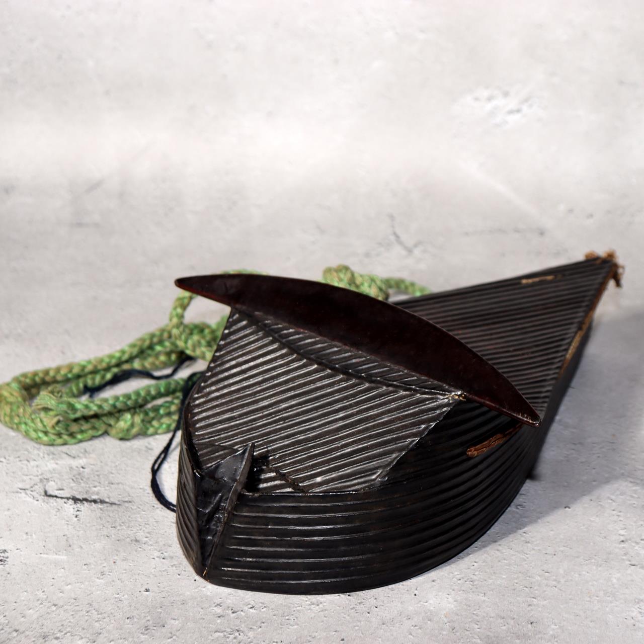 Japanese Vintage Samurai Eboshi Hat Black Lacquer Style Shinto w / box VG4161