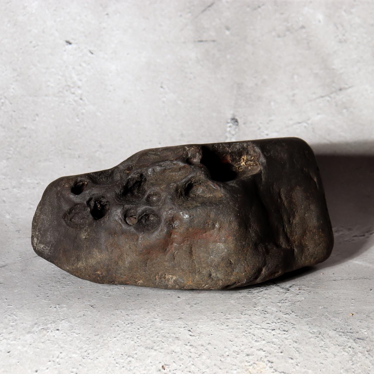 Iron Meteorite Natural Hole Sculptural Regmaglypts Space Rock Heavy 2.9kg SS2206