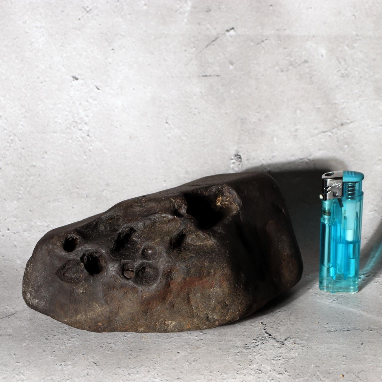 Iron Meteorite Natural Hole Sculptural Regmaglypts Space Rock Heavy 2.9kg SS2201