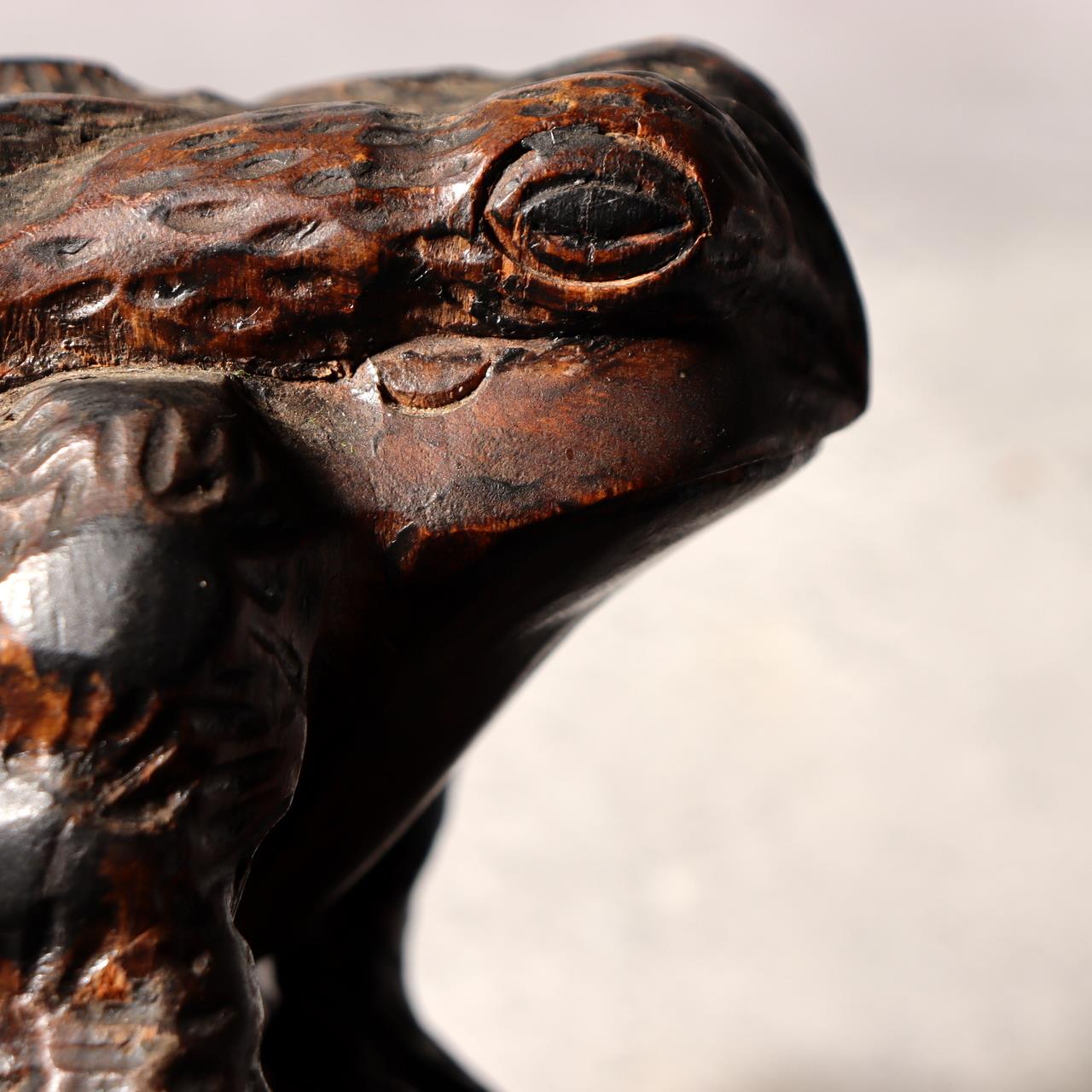 Japanese Vintage Wood Carving Toad Frog Statue Okimono Glass Eyes Wealth WO51614