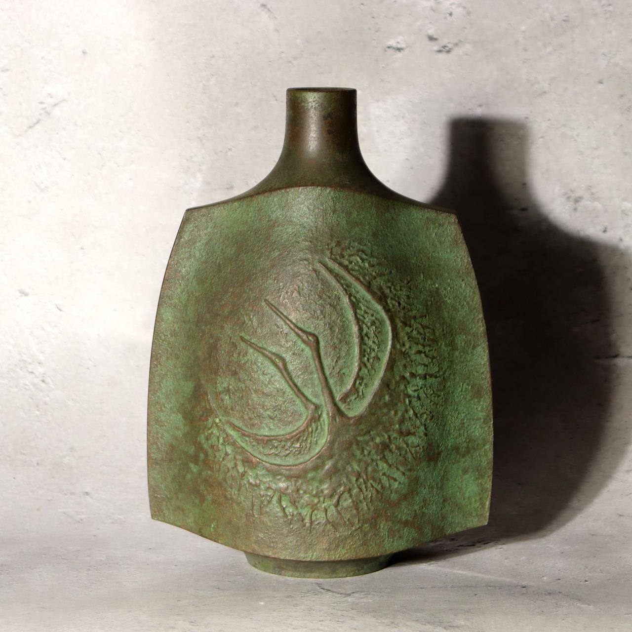 Japanese Vintage Bronze Flower Vase Ikebana Crane Bird Green Patina 18.5cm BV7162