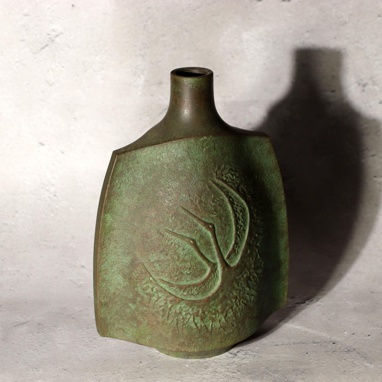Japanese Vintage Bronze Flower Vase Ikebana Crane Bird Green Patina 18.5cm BV7160