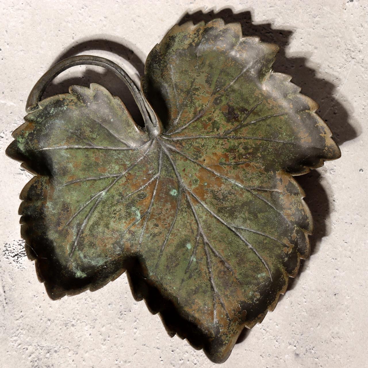 Japanese Vintage Bronze Leaf Plate Tray Grape Vine Verdigris Patina 20cm BOSa030