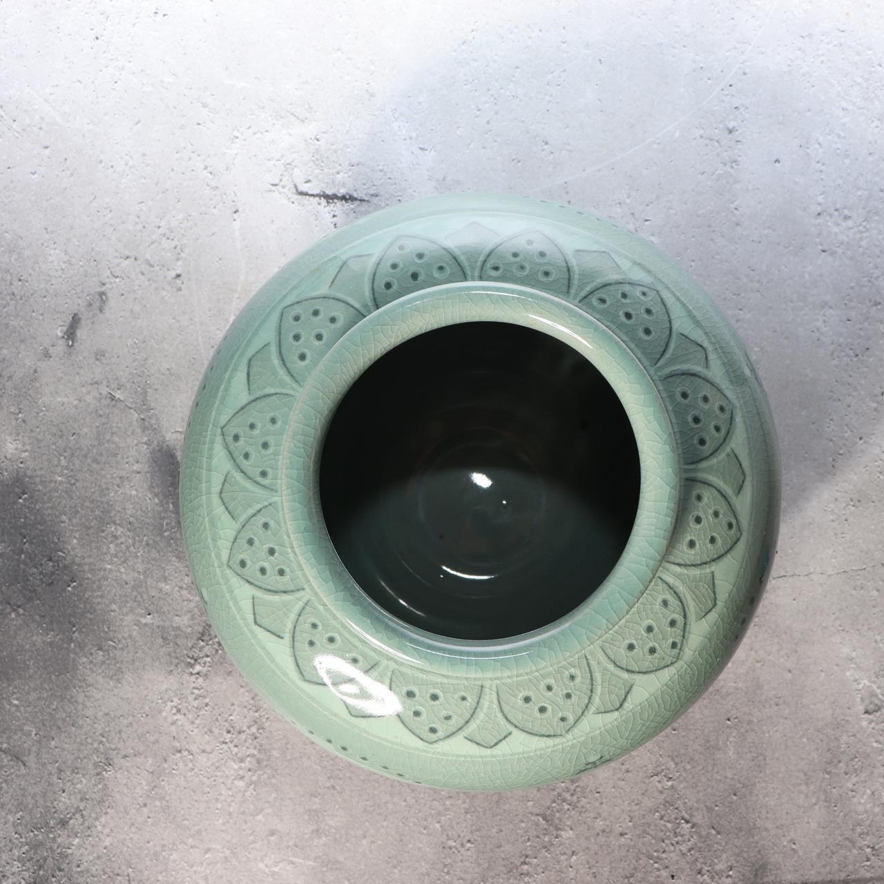 Korean Goryeo Celadon Vase Jar Koam Nam Jung-sik Signed Chrysanthemum Box 19887