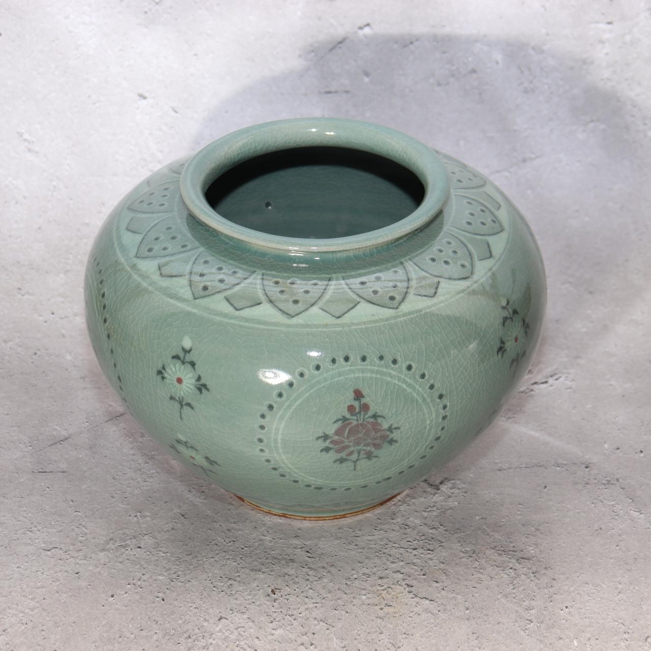Korean Goryeo Celadon Vase Jar Koam Nam Jung-sik Signed Chrysanthemum Box 198810
