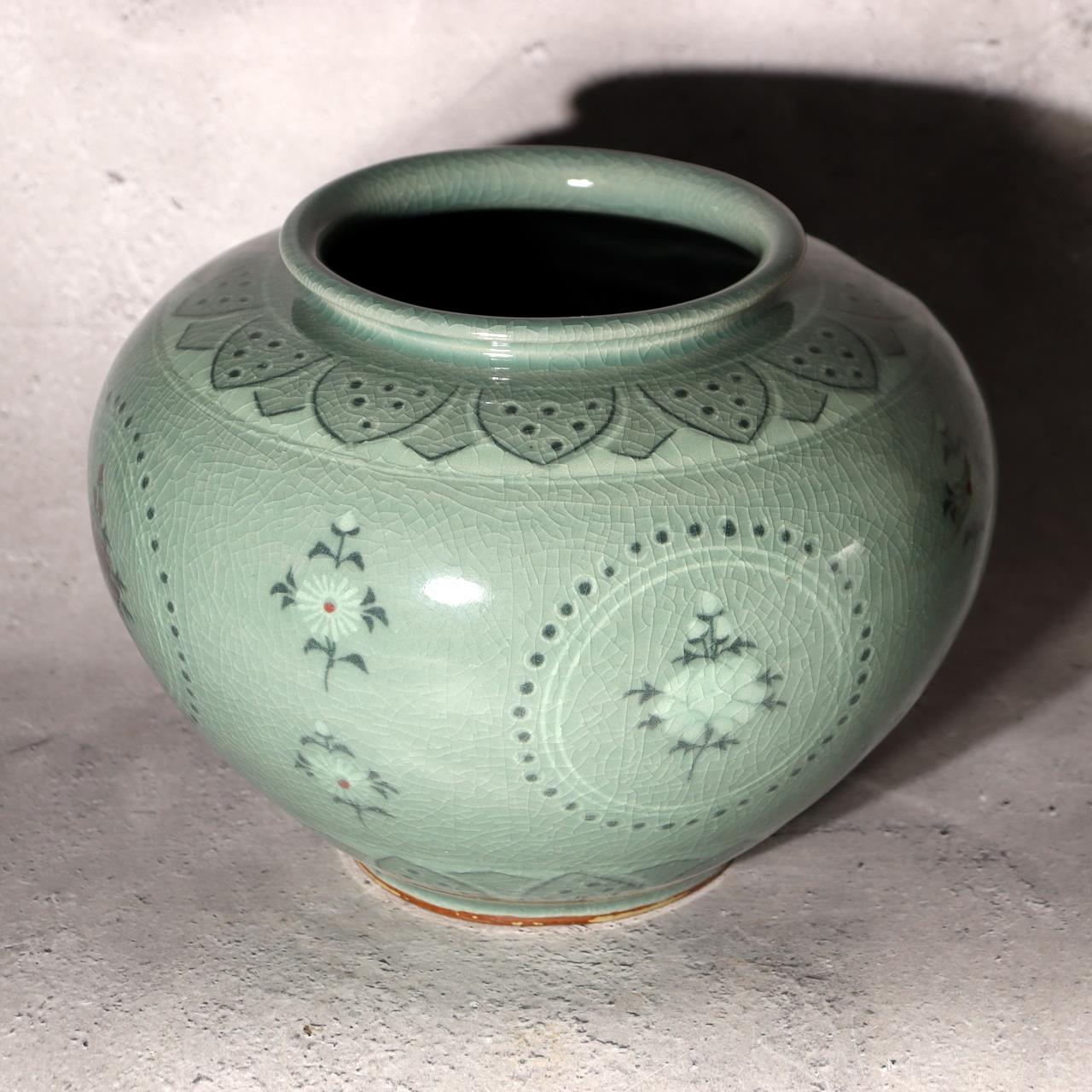 Korean Goryeo Celadon Vase Jar Koam Nam Jung-sik Signed Chrysanthemum Box 19882