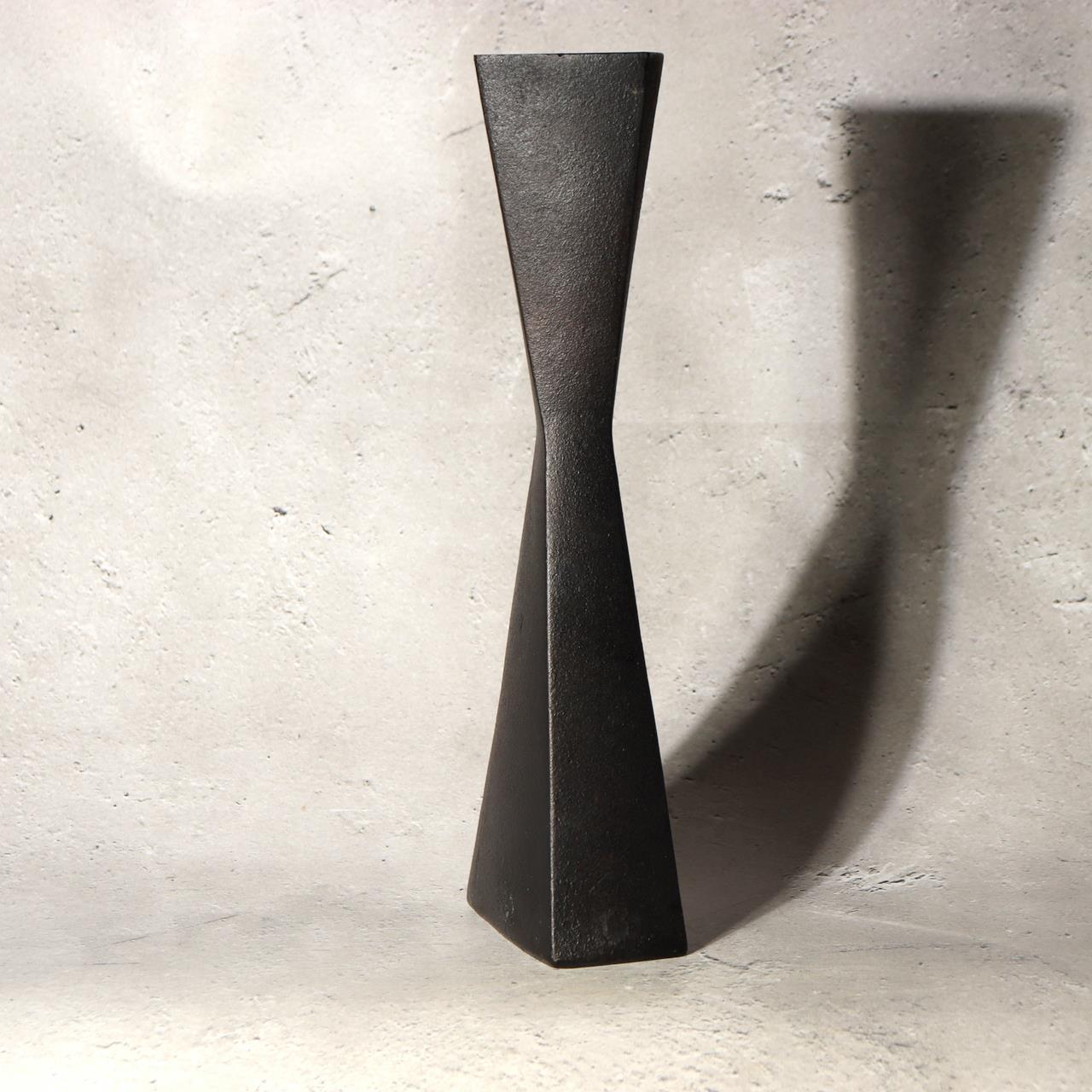 Japanese Nanbu Tekki Cast Iron Flower Vase Modern Twist Minimalist Ikebana BV7180