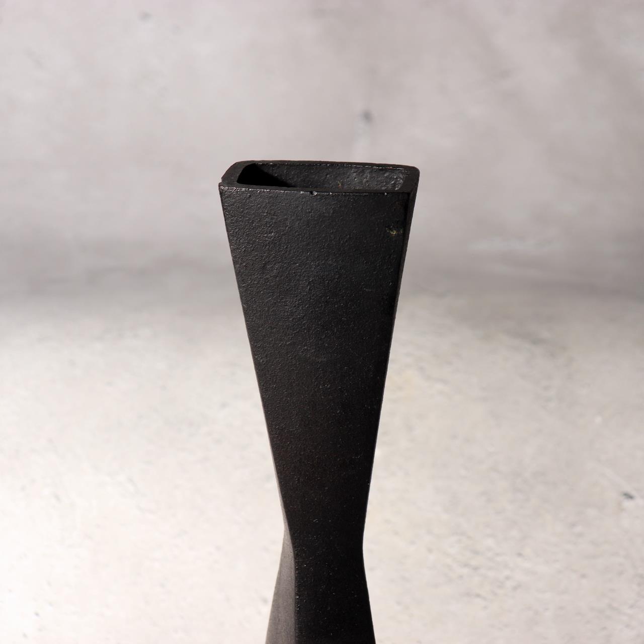 Japanese Nanbu Tekki Cast Iron Flower Vase Modern Twist Minimalist Ikebana BV71811
