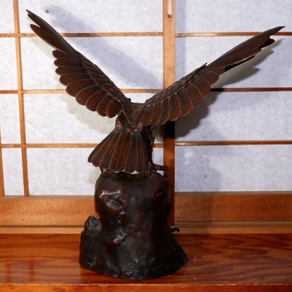 Japanese Iron Hawk figurine Ornament BOS771