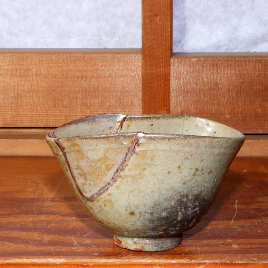 Japanese Antique Karatsu Hishage tea bowl Momoyama early Edo period PCP204