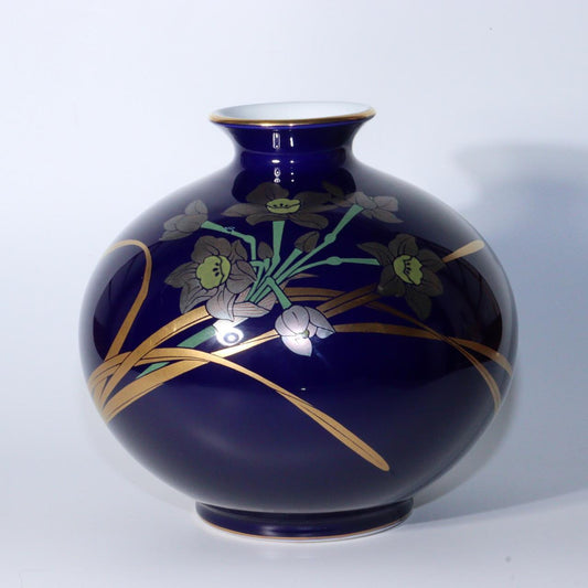 Japanese Arita Koransha porcelain flower vase signed PV238