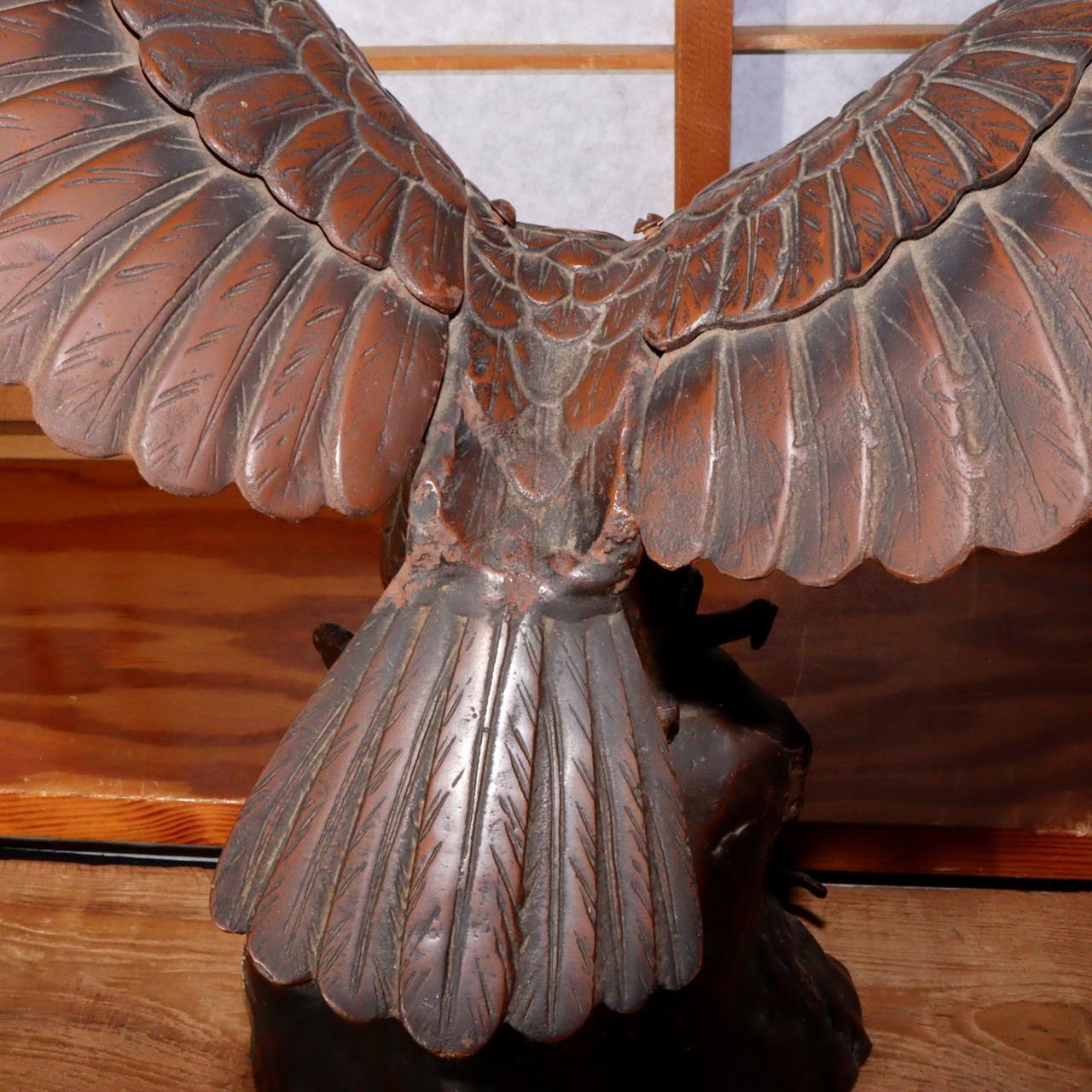 Japanese Iron Hawk figurine Ornament BOS771