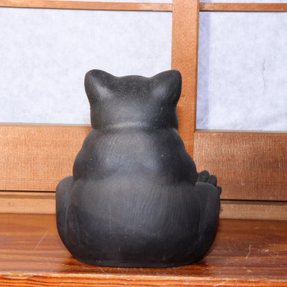 Japanese Pottery Cat ornament figurine okimono signed Maneki neko PO34