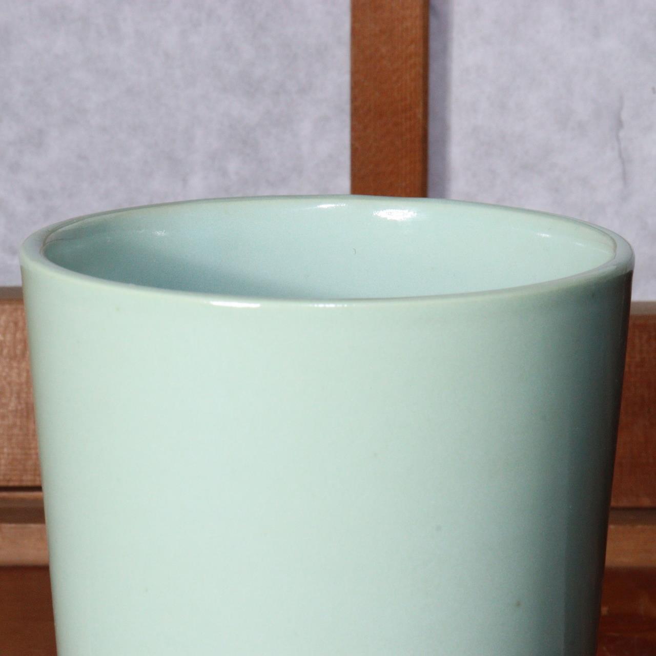 MIYANAGA TOZAN Japanese celadon porcelain vase signed w / box PV214