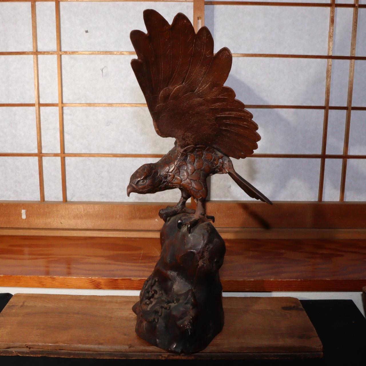 Japanese Iron Hawk figurine Ornament BOS771