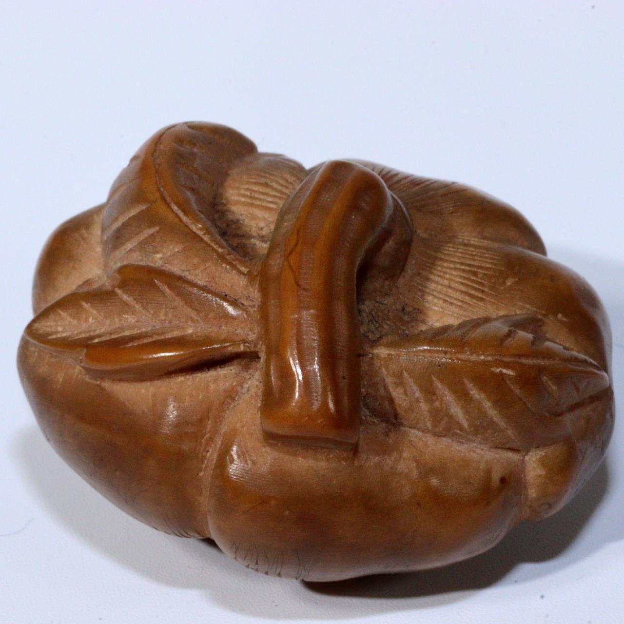 Japanese Antique Wooden Makie Inro Rabbit design Netsuke Ojime w / box INR102