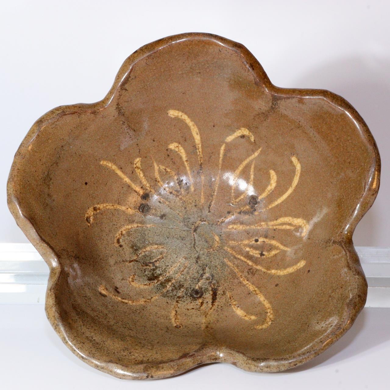 Japanese Antique Takatori ware Basin Flower-Shaped Bolw Tea Chawan pottery