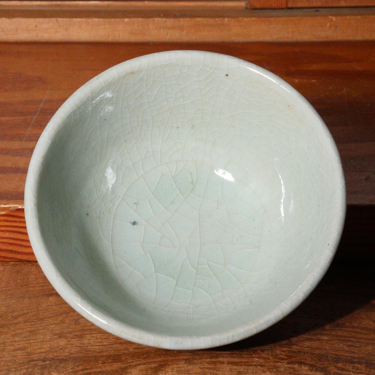 Japanese Uno Soyo celadon Tea Bowl Ceramic Artist signed w / box PCP196