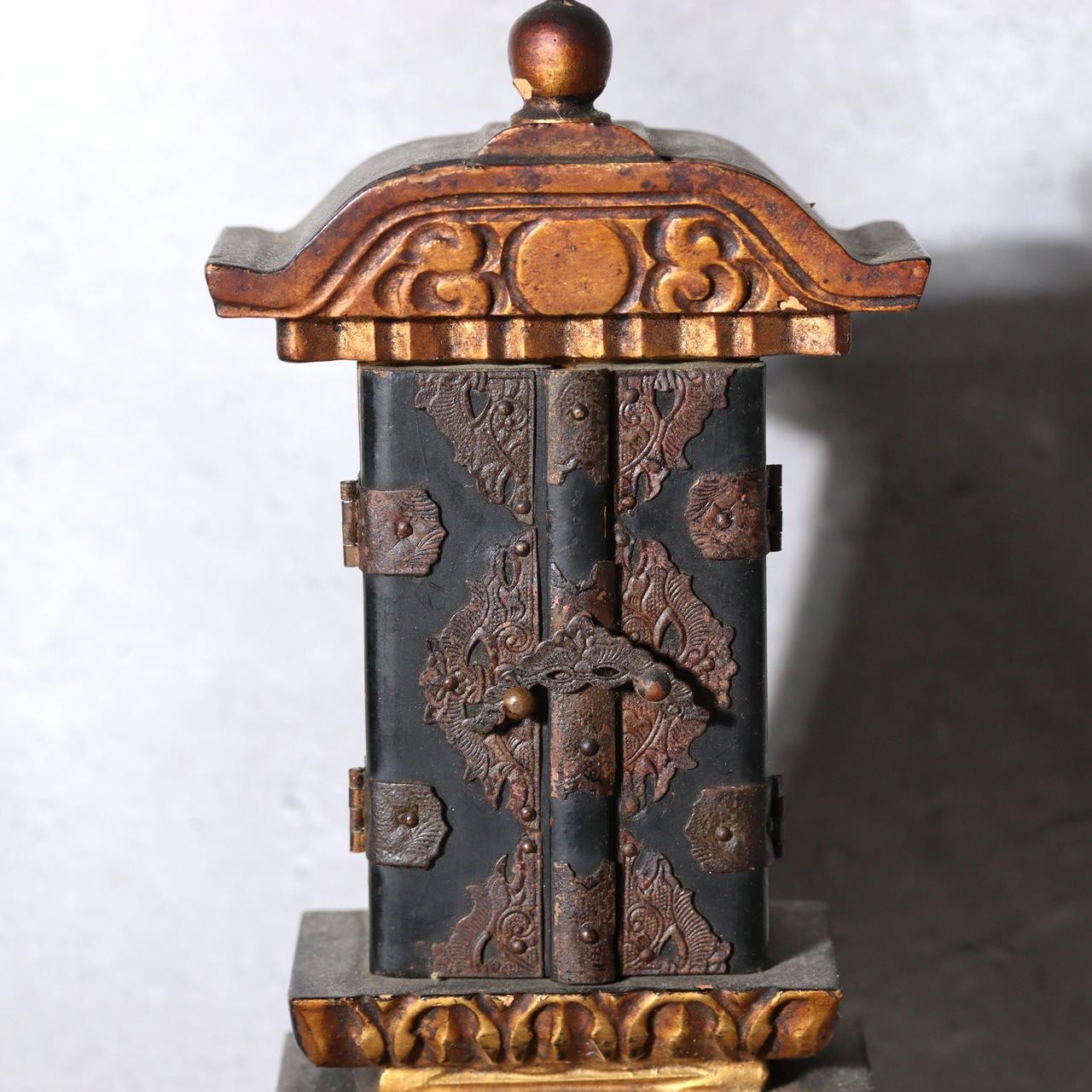 Antique Japanese Spiritual Miniature Collection Zushi Magatama Jade Daikoku13