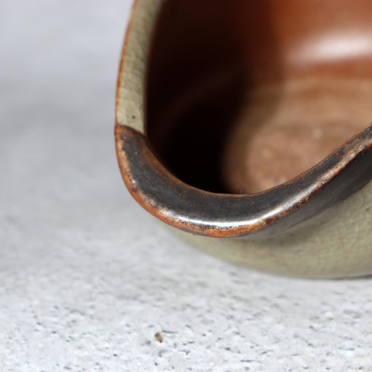 Antique Japanese Karatsu Tea Bowl Chawan Kihara Kiln Distorted Shape Box PCP27717