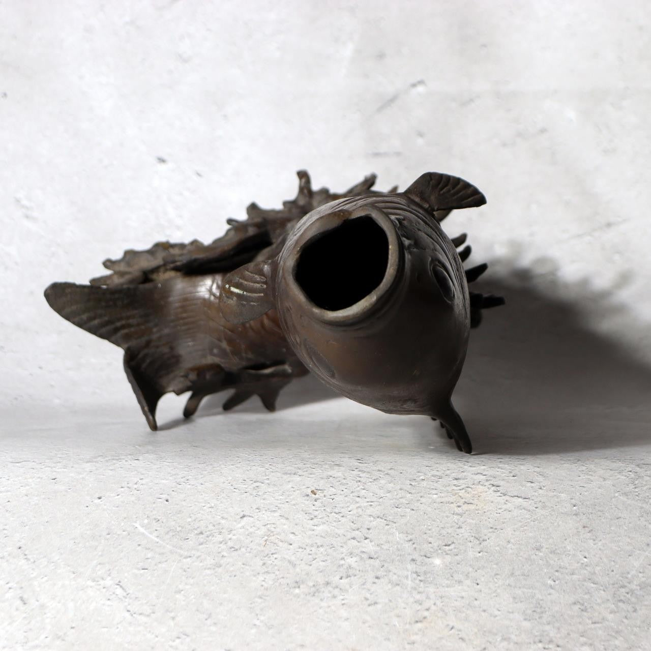 Antique Japanese Bronze Koi Carp Splashing Waves Flower Vase Ichirin-zashi 21cm6