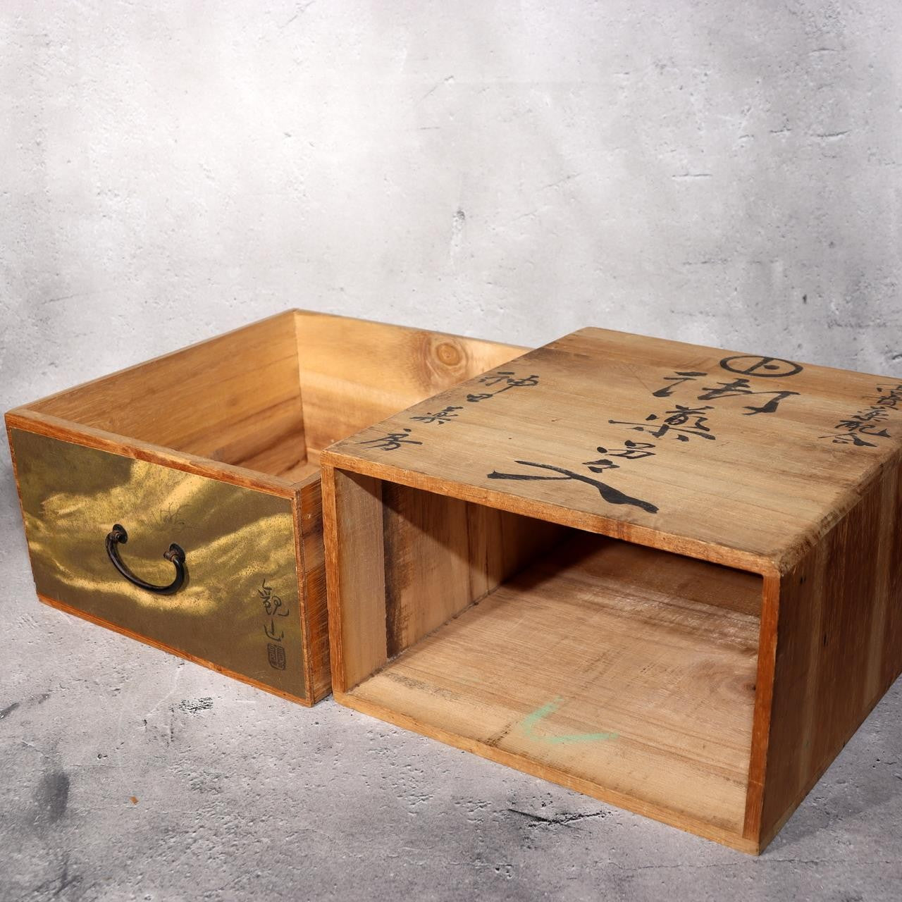 Japanese Vintage Wooden Medicine Box Drawer MidShowa period WBX33714