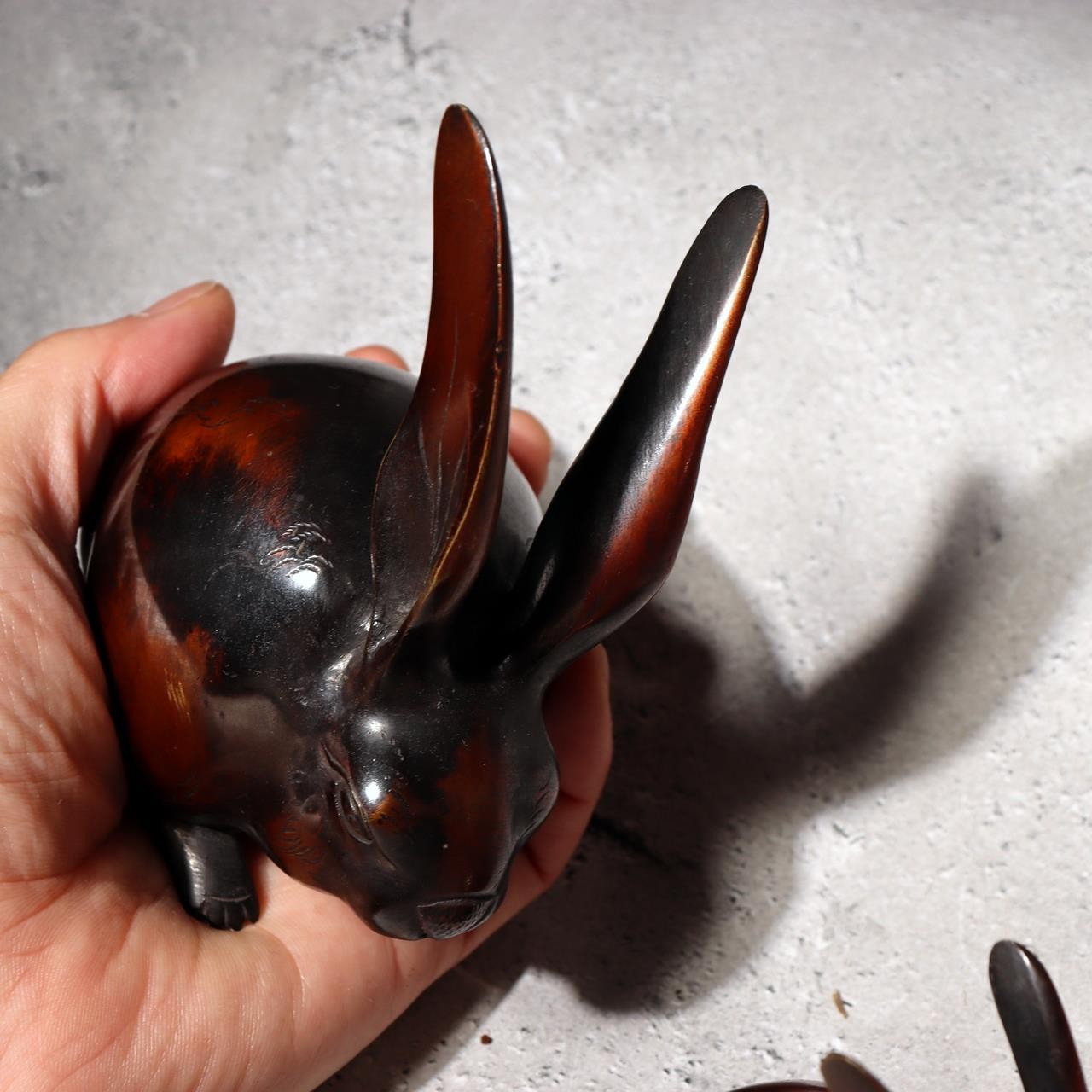 Japanese Bronze Rabbit Pair Okimono Statue Figurine Mottled Red Patina Zen8