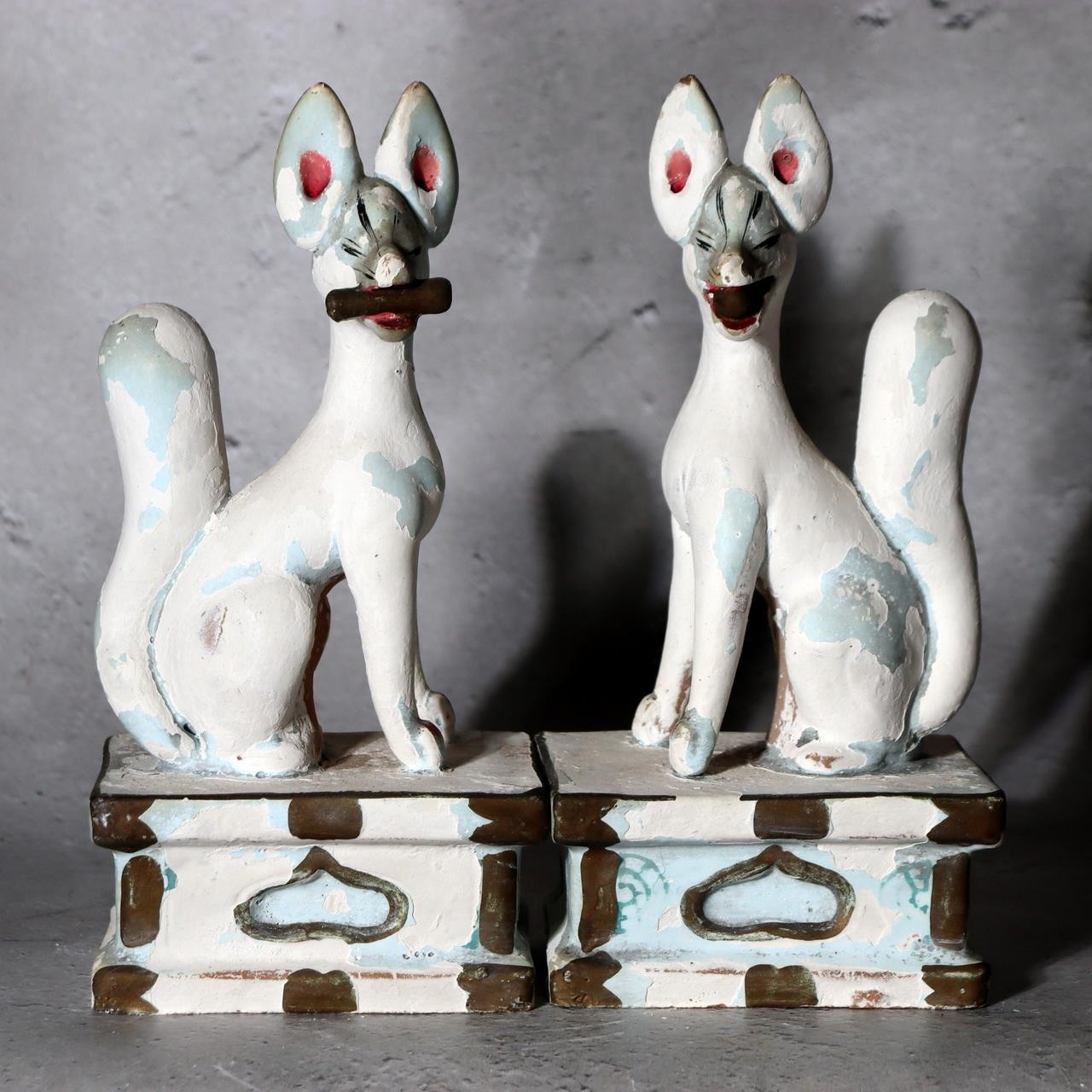 Pair of Vintage Japanese Clay Inari Fox Statues Traditional Gofun Finish Temple11