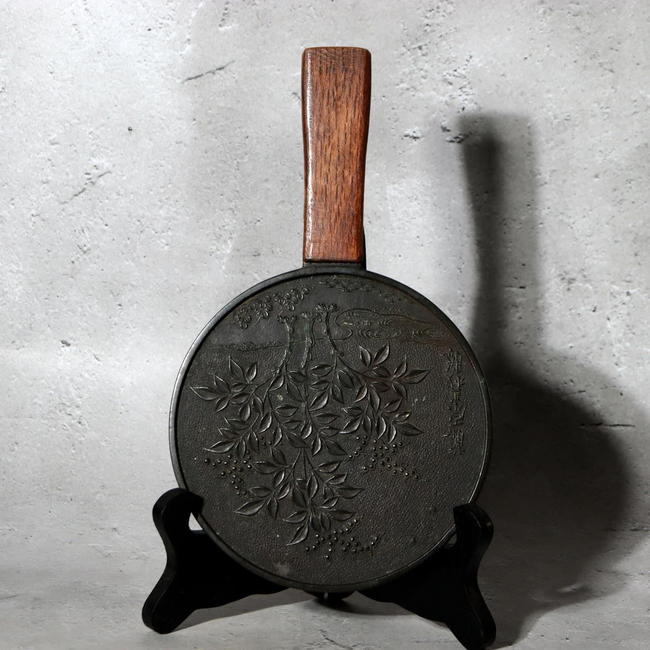 Antique Edo Period Bronze Hand Mirror Fujiwara Yoshikatsu Wooden Handle BOSa494